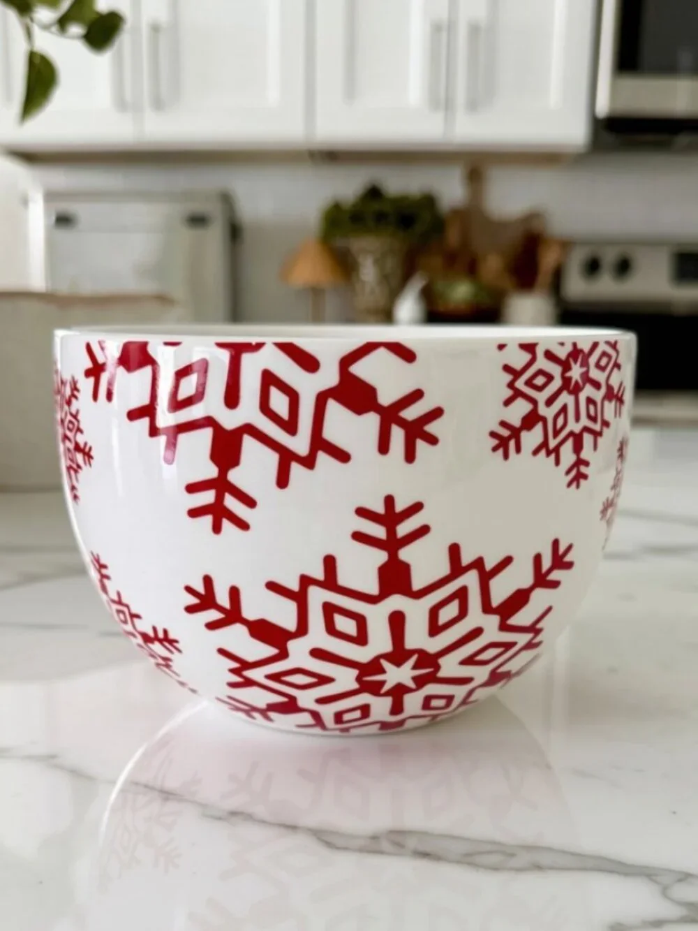 Crate & Barrel “Be Very Merry” Nesting Bowls – Set of 3